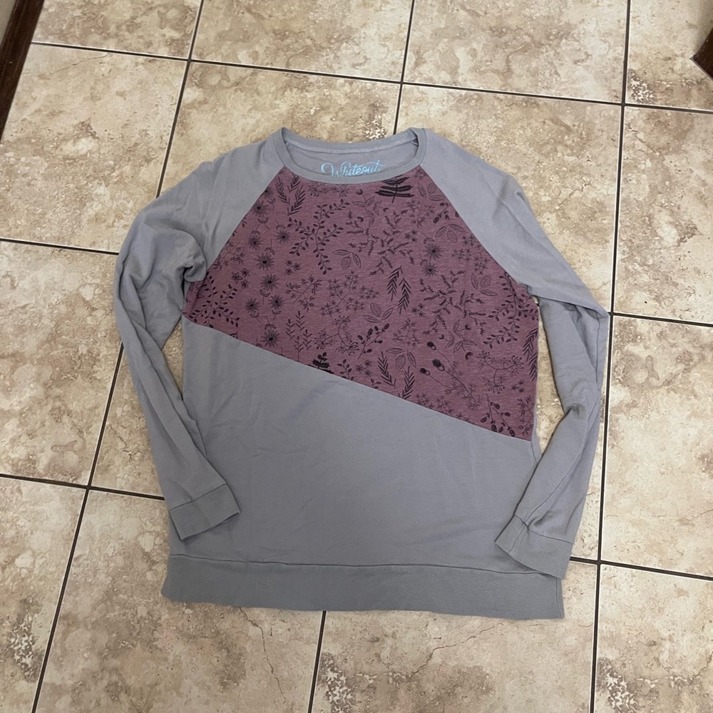 👻🎃CLEARANCE🎃👻 whiteout sweater